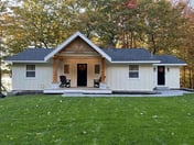 Sebago Basin Retreat | Walk to Lake | Mooring | Kayaks | Fire Pit