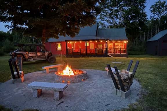 Halls Corner Lodge - Peaceful Woodland Escape - Image 1