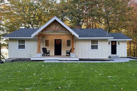 Sebago Basin Retreat | Walk to Lake | Mooring | Kayaks | Fire Pit - Image 1
