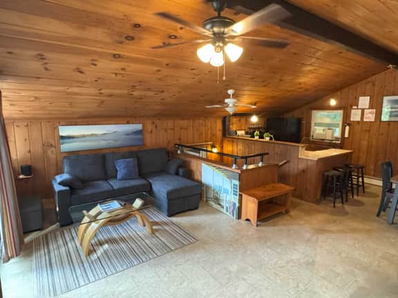 Serene Forest Chalet - Beaches | Kayaks | Bikes