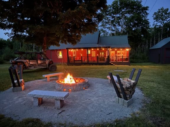 Halls Corner Lodge - Peaceful Woodland Escape